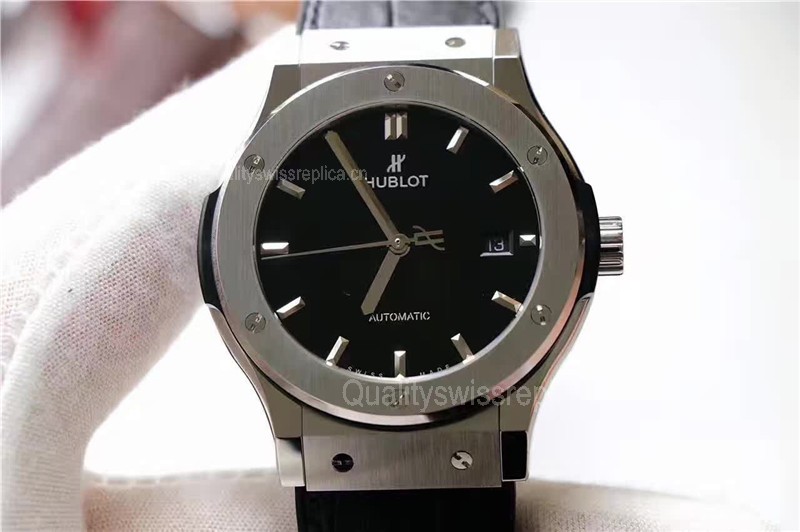 Hublot Classic Fusion Automatic Watch Black Dial 01