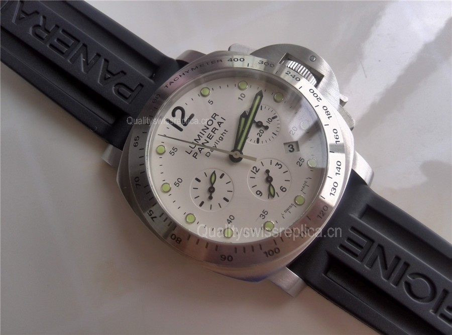 Panerai Luminor Daylight PAM00251 - The most elegant Panerai sport watch 